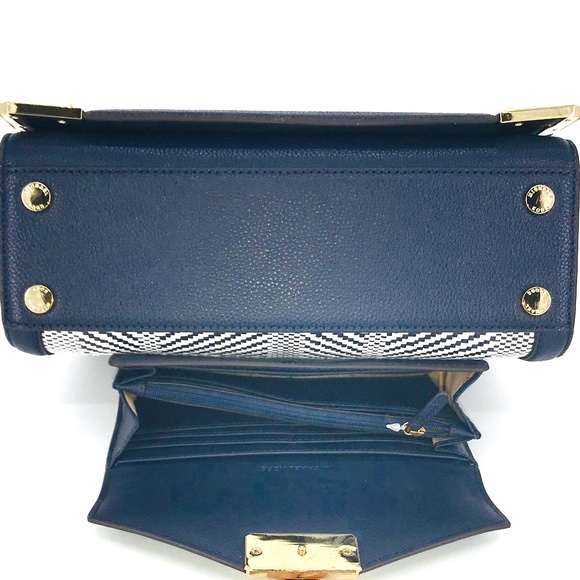 Michael Kors Kinsley Accordion Satchel Wallet Set - Picture 5 of 8